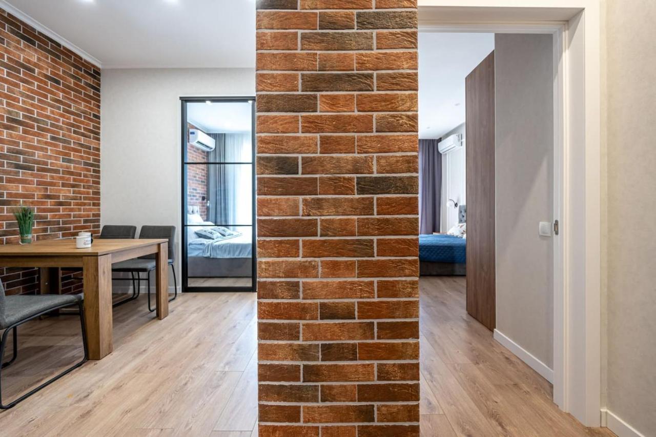 Apartment стильная с балконом на 5 фонтана
