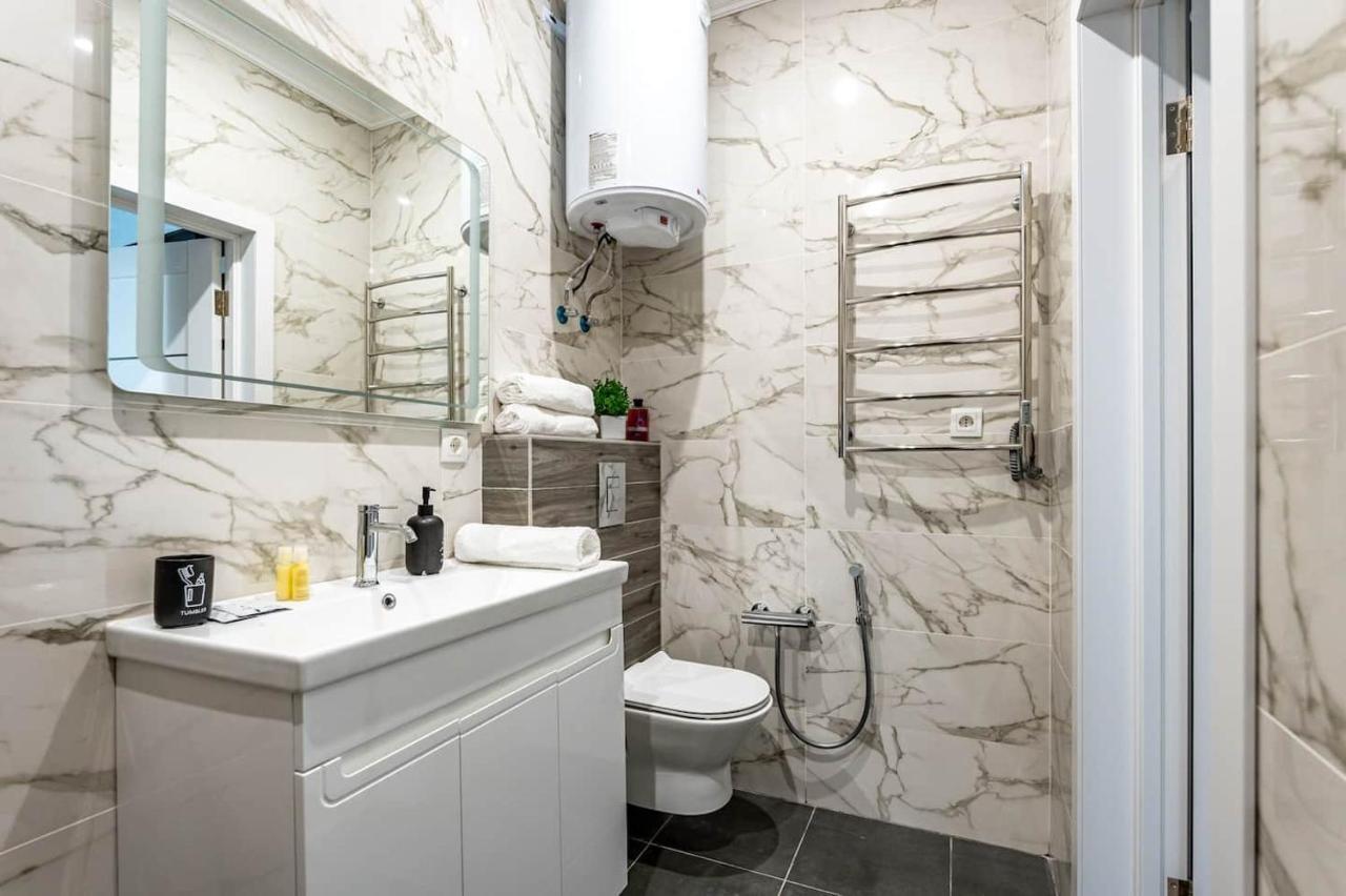 Apartment стильная с балконом на 5 фонтана