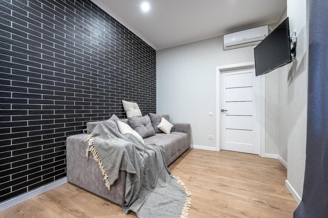 стильная с балконом на 5 фонтана Apartment