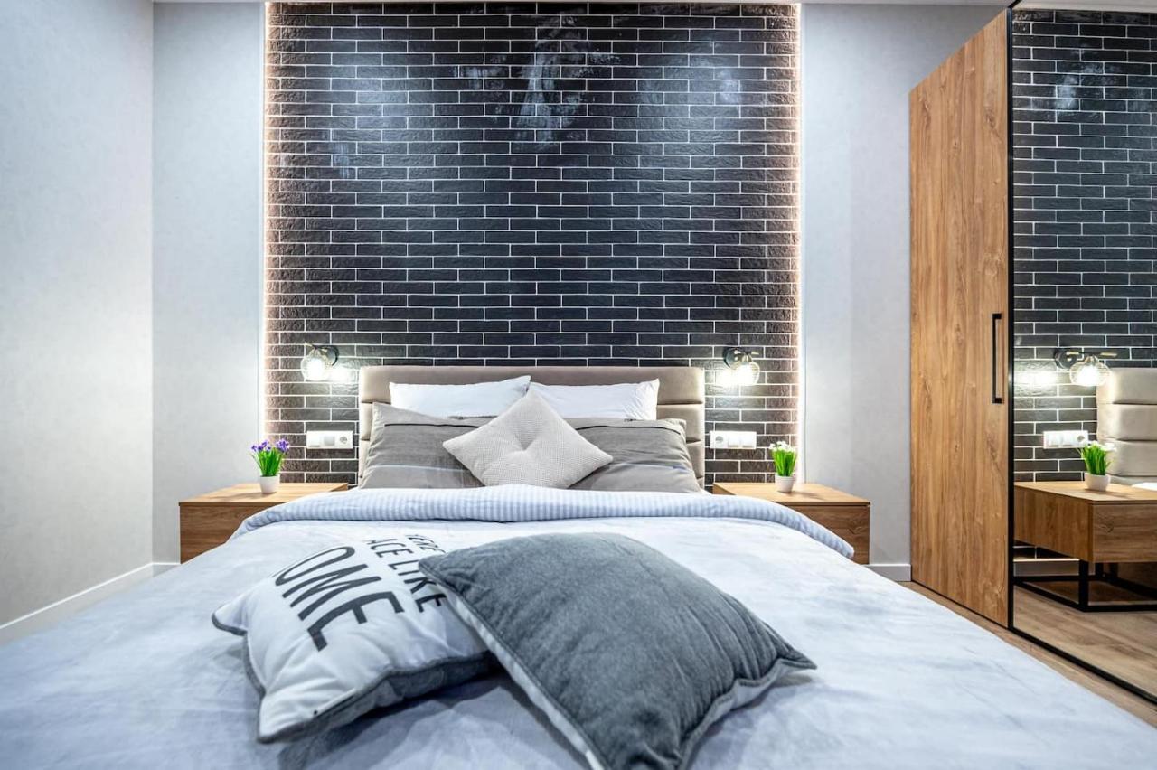 Apartment стильная с балконом на 5 фонтана *